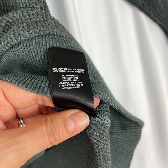 Aritzia TNA Forest Green Waffle Knit Long-Sleeved Shirt - Picture 7 of 11